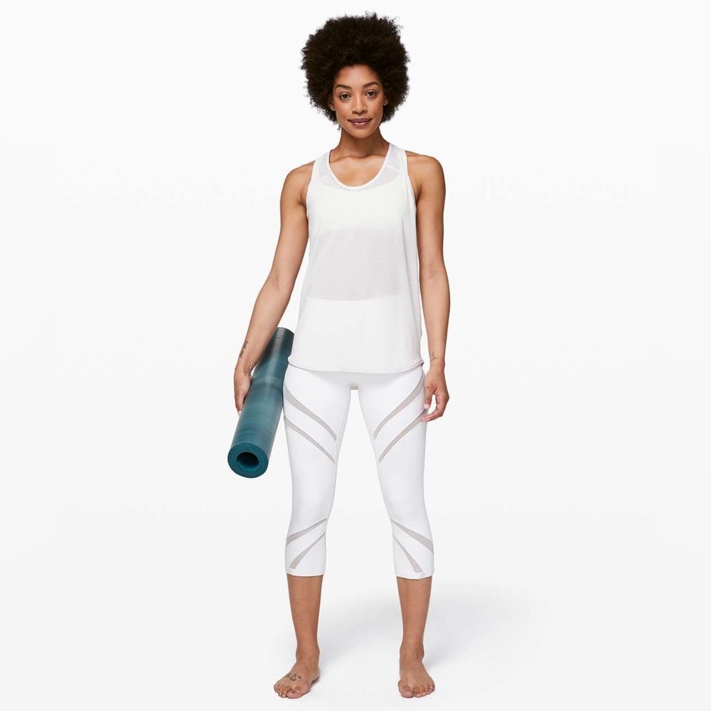 95 🆕🤍 Lululemon Essential Tank - White Herringbone